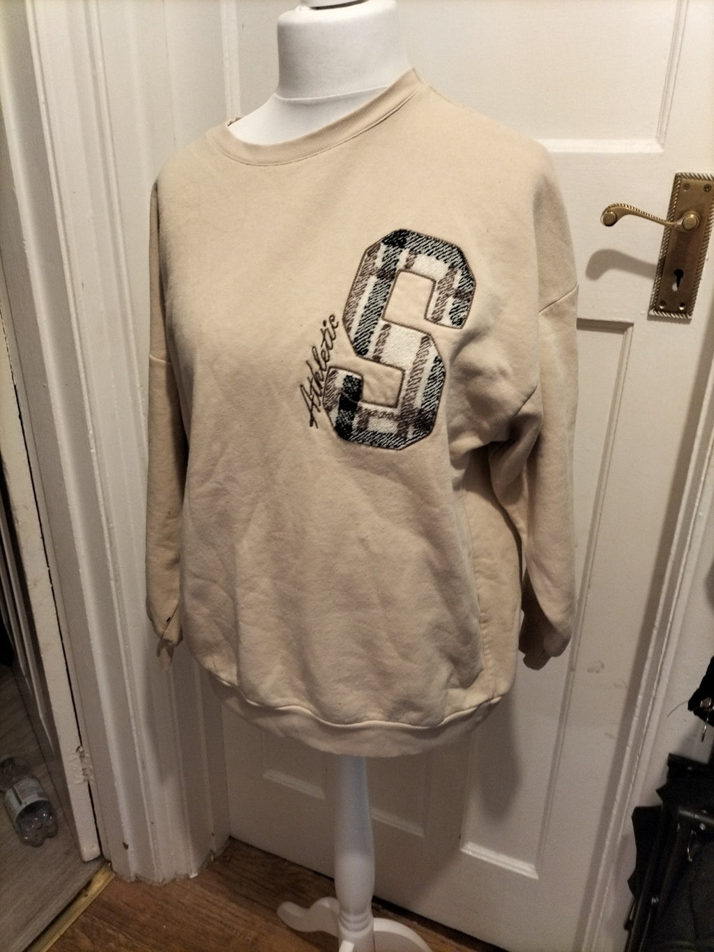 Ladies Select Size Medium Beige Long Sleeve Junper