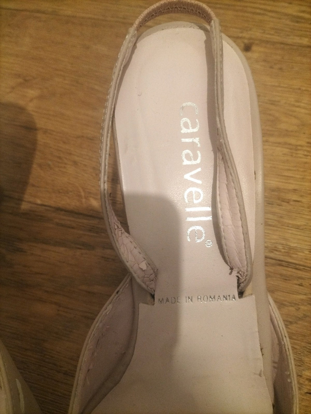 Ladies Carvella Size Euro 39 Pink Close Toe Small Heel