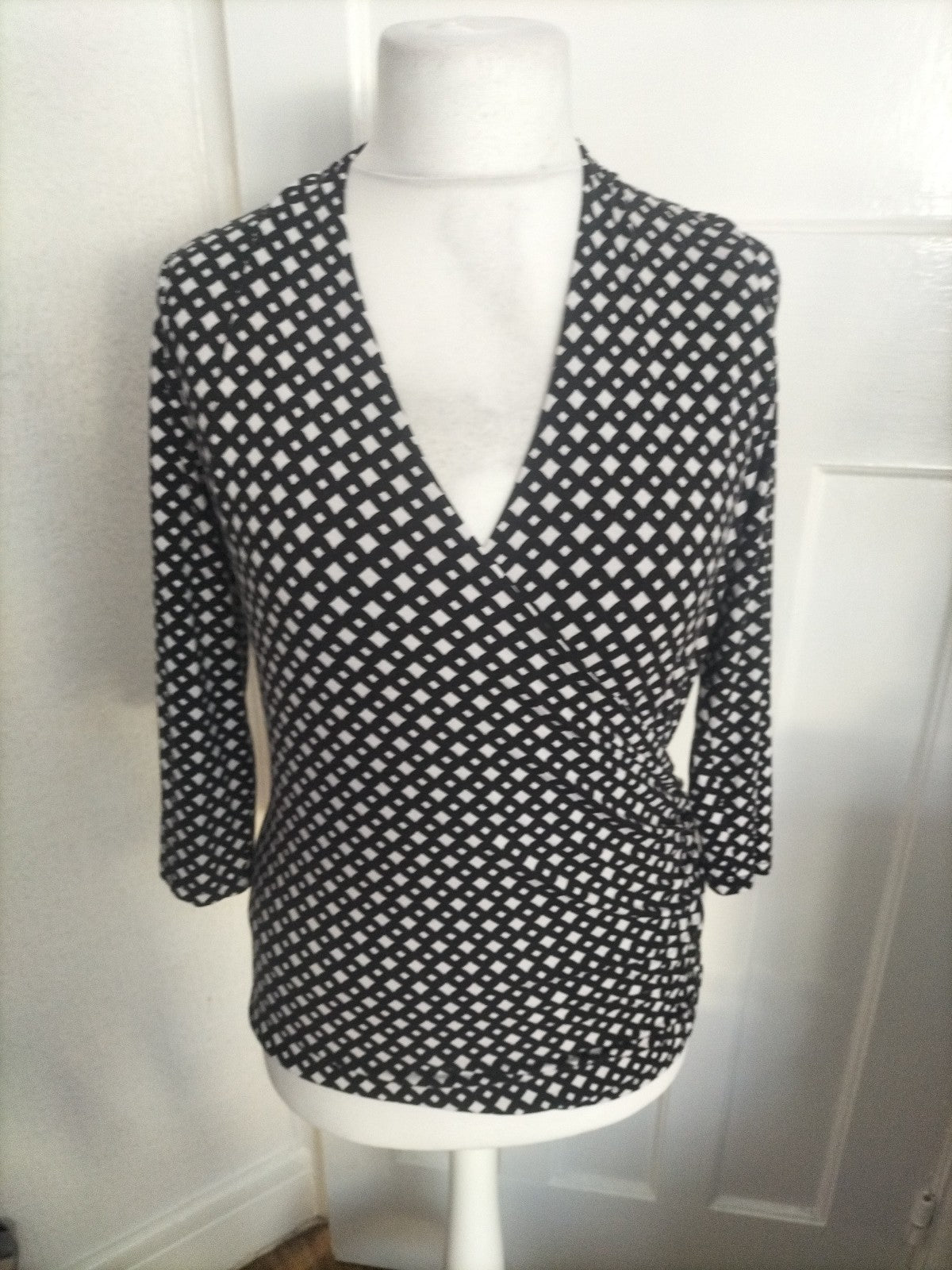 Ladies Hobbs Size M Black/White Square Patterned Blouse