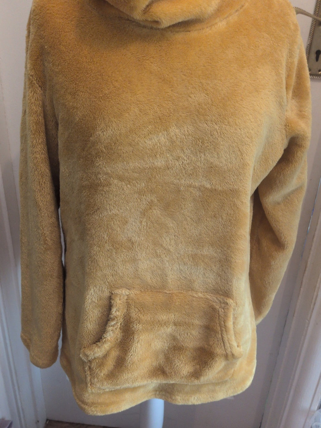 Futon Company L/XL Yellow Gold Jumper
