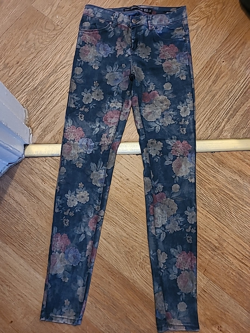 Ladies Zara Size Euro 34 Floral Jegging