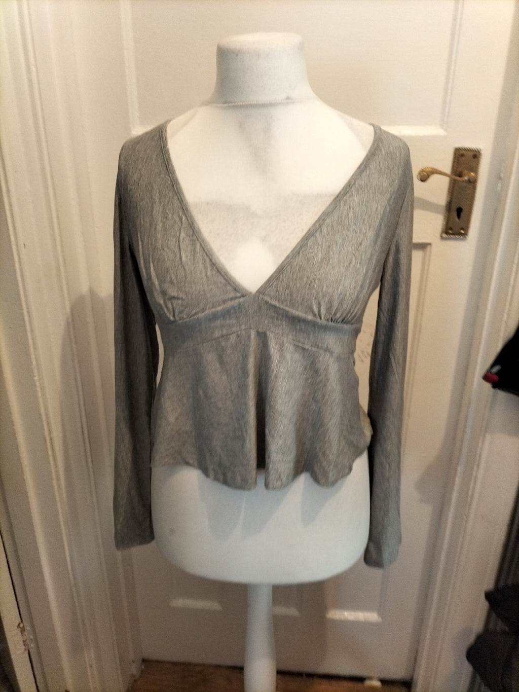Ladies Size L Greg V Neck Long Sleeved Tshirt