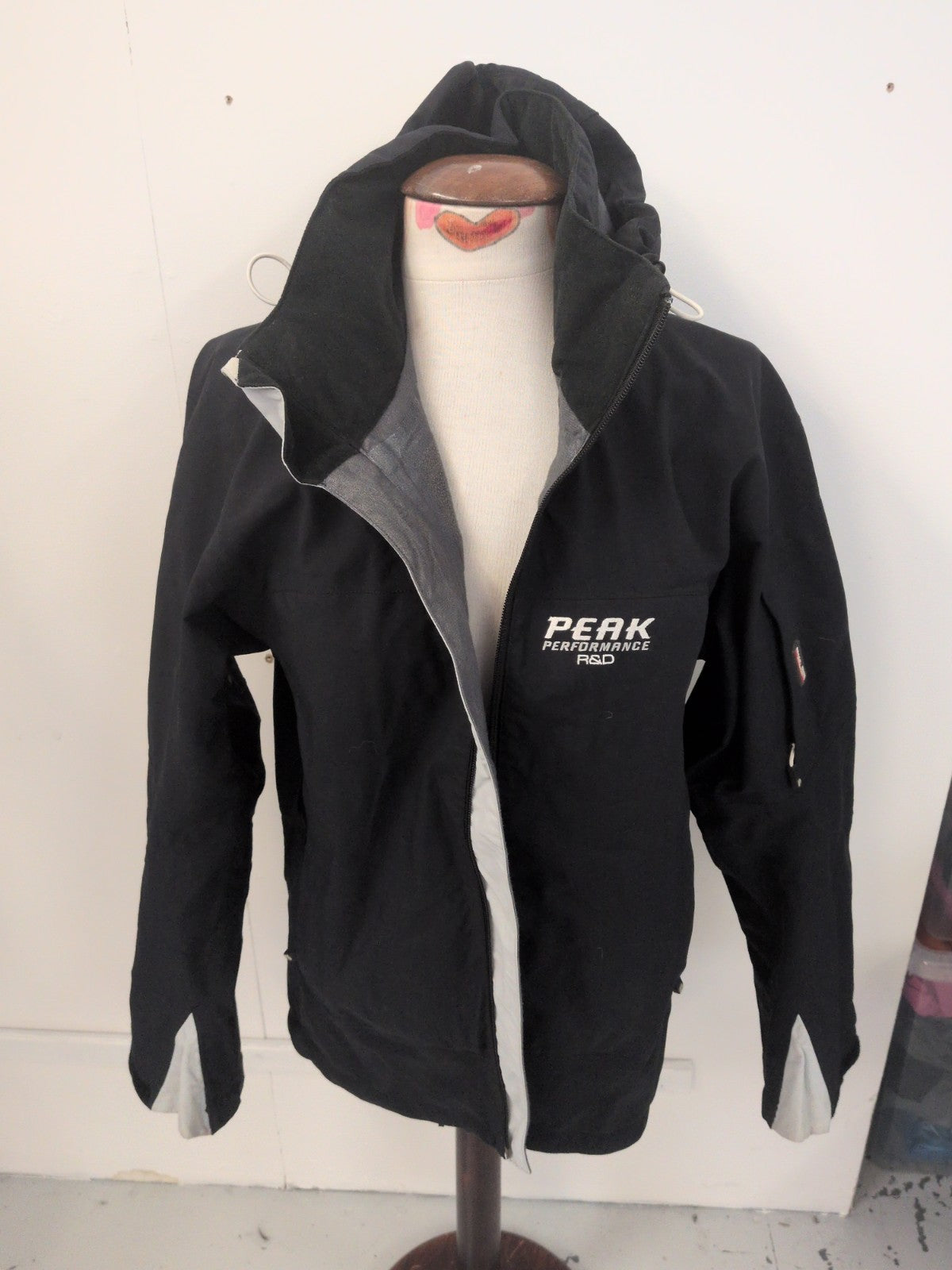 Peak Performance Medium Waterproof Coat