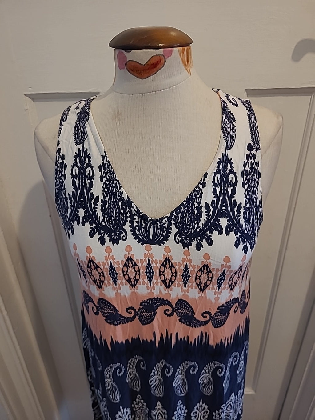 Ladies Tu Size 8 Peach/Navy/White Sleeveless Dress