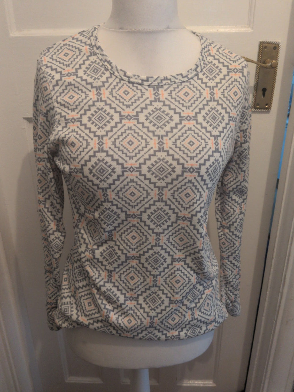 Crivit 18-20 Grey Patterned Long Sleeved T-shirt