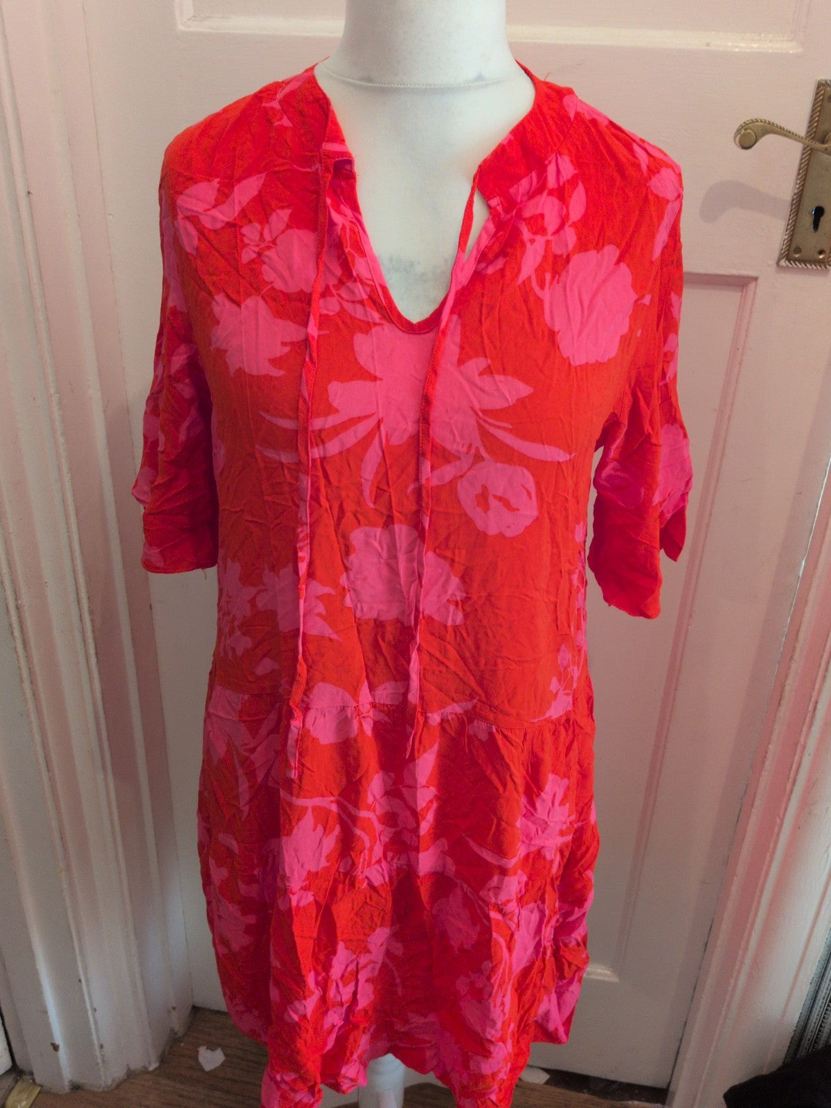 Ladies 2XL Pink And Orange Floral Short Sleeve Knee Length Dress