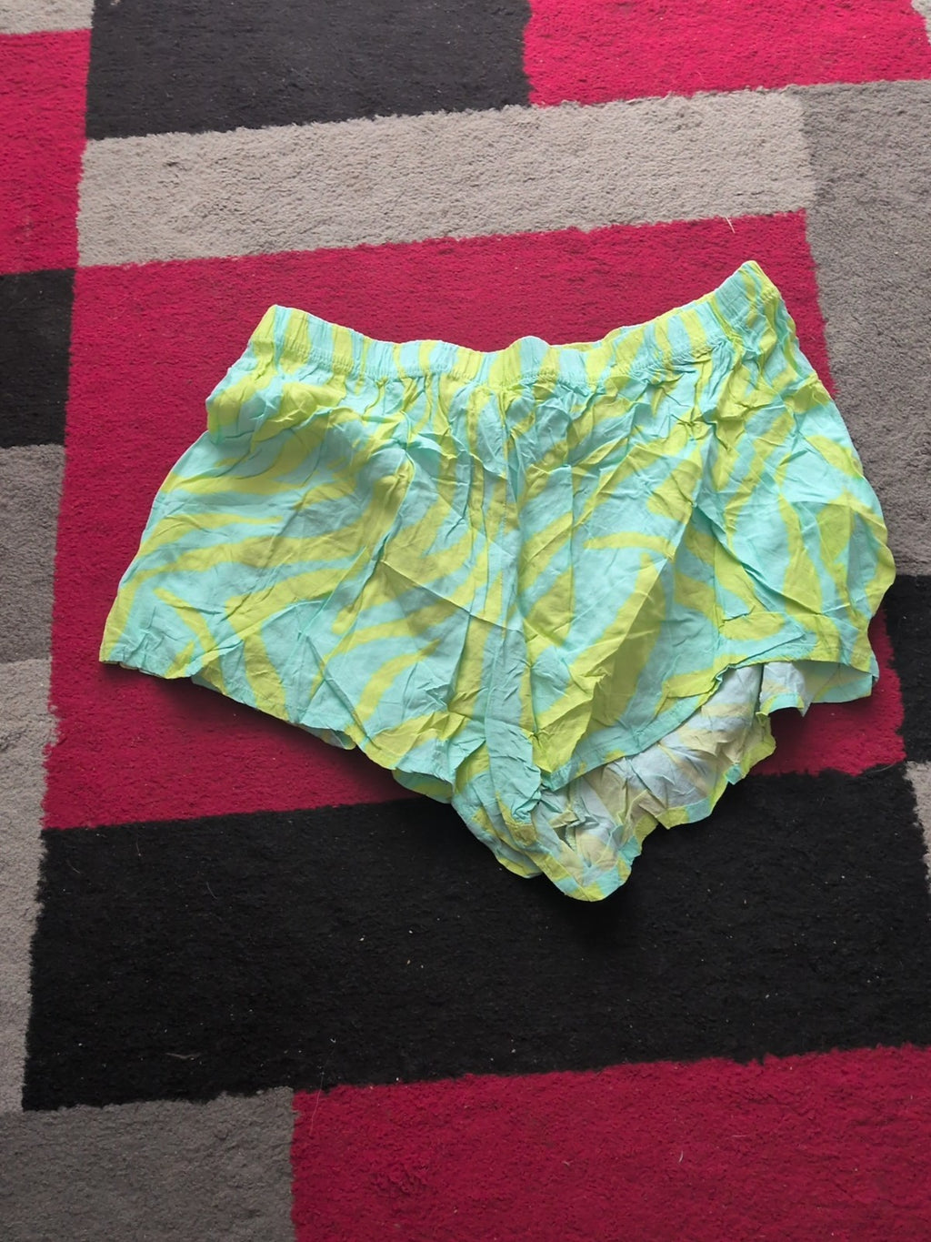 Ladies Primarks Size 14-16 Blue And Lime Green Elesticated Waist Shorts