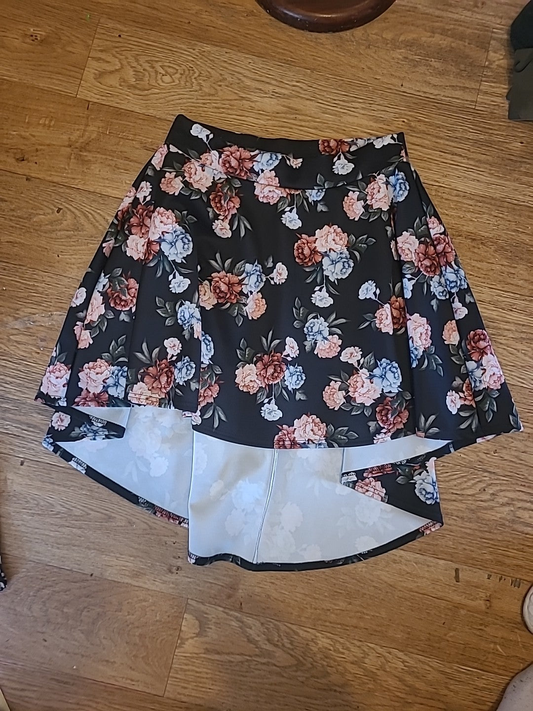 Ladies Select Size 14 Black Floral Elasticated Flare Skirt