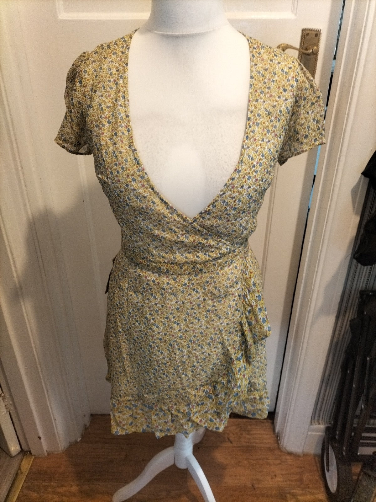 Ladies Jack Wills Size 8 Floral Short Sleeved Dress
