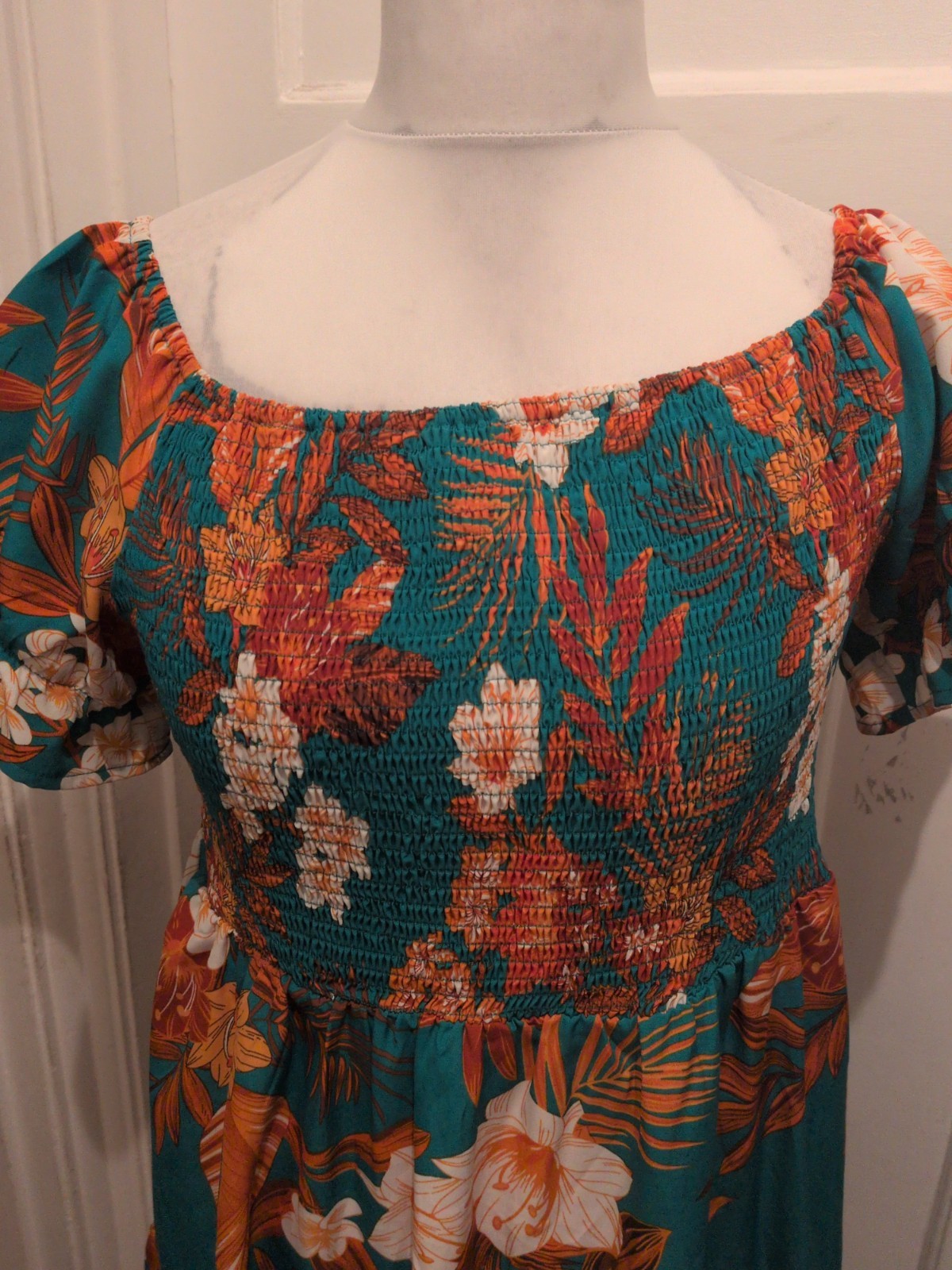 Ladies Shein Size XL Green And Orange Bubblehem Short Sleeve Dress Knee Length