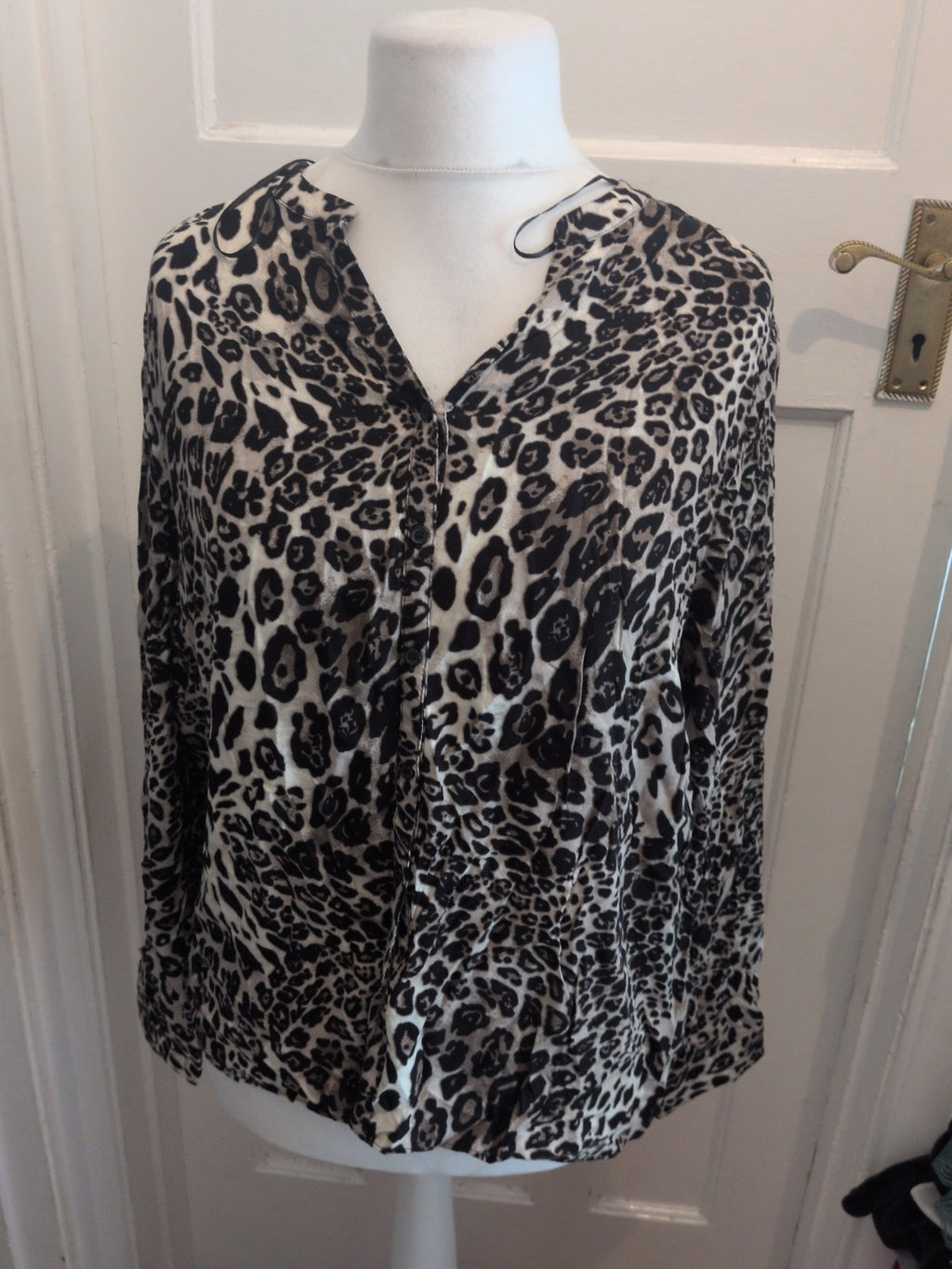 Papaya 20 Leopard Print Long Sleeve Buttoned Blouse