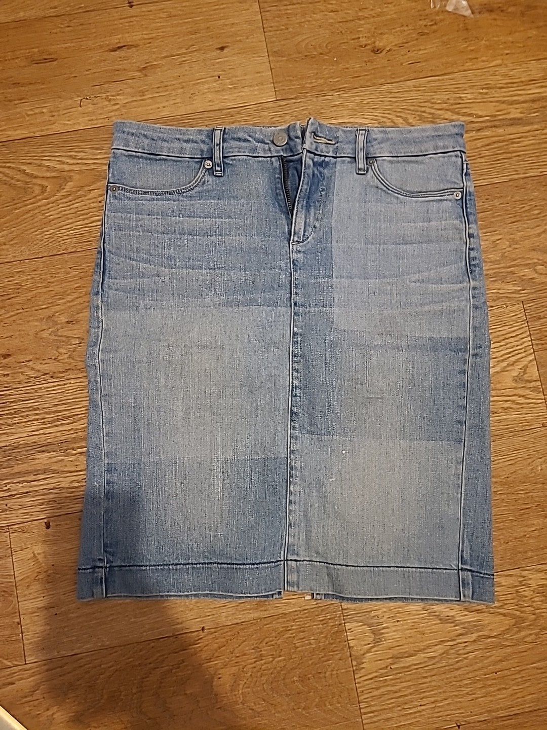 Ladies Uniqlo Size Large Denim Skirt