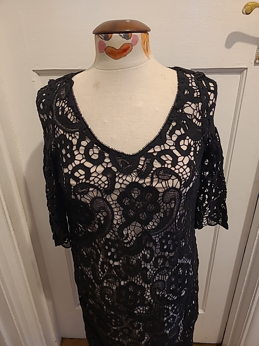 Ladies Jaeger Size 8 Black With Beige Lining Short Sleeved Dress