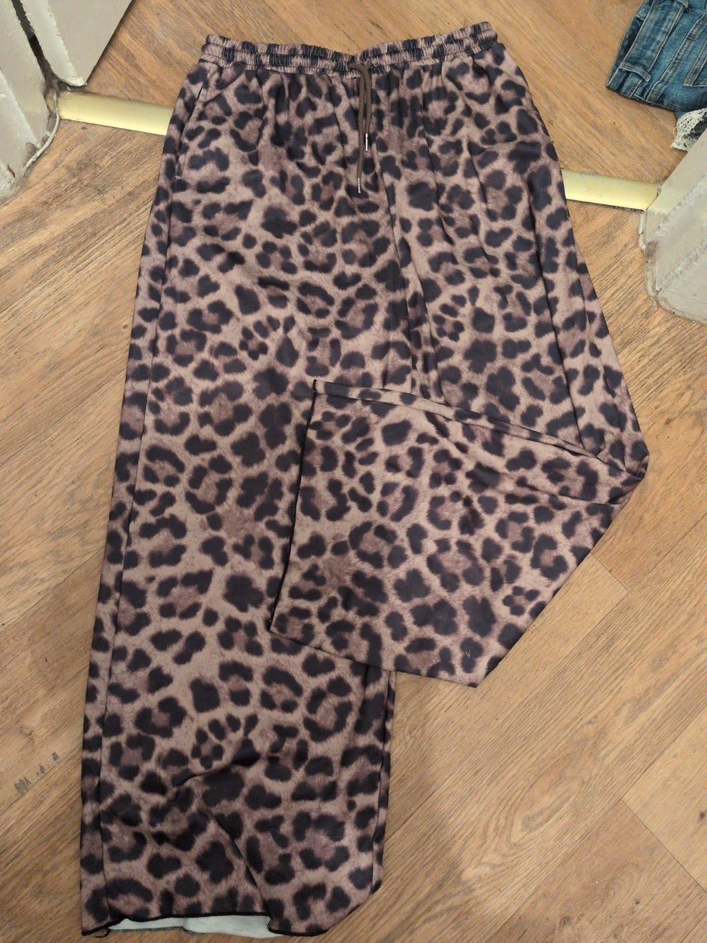 Ladies Large Leopard Print Elasticated Trousers