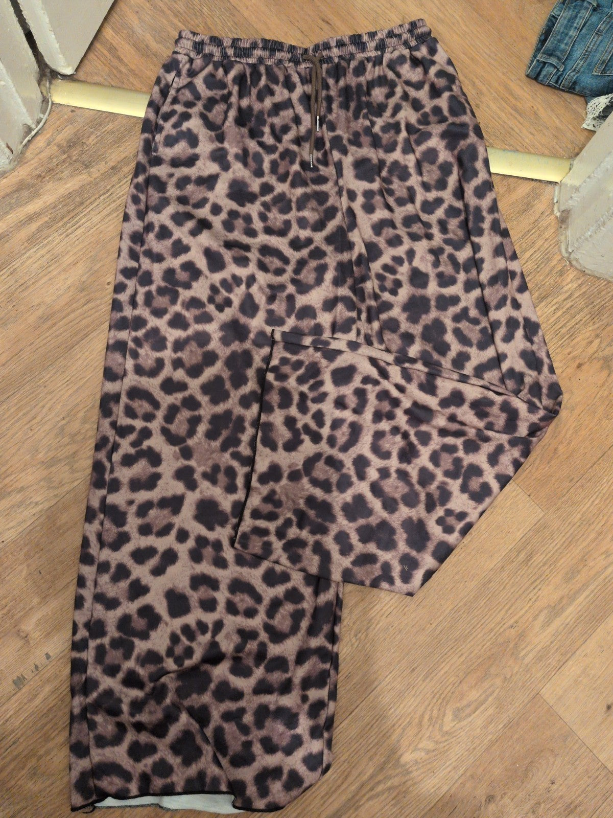 Ladies Large Leopard Print Elasticated Trousers