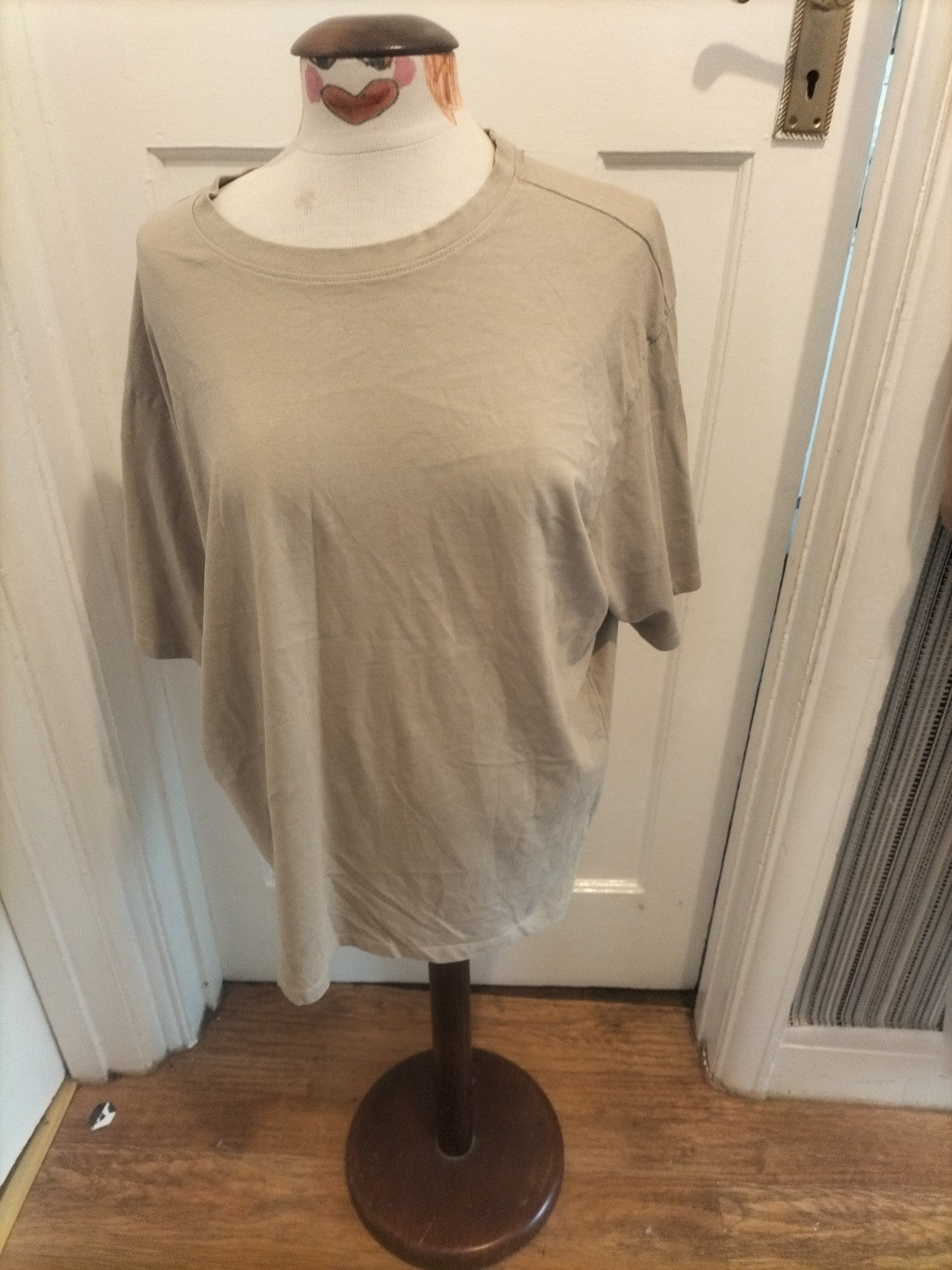 Mens Primark Size Xl Relaxed Fit Beige Short Sleeved Tshirt
