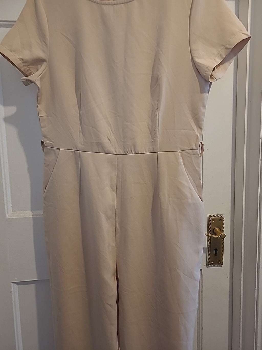 Ladies Vera&Lucy Size Medium Beige Short Sleeved Jumpsuit