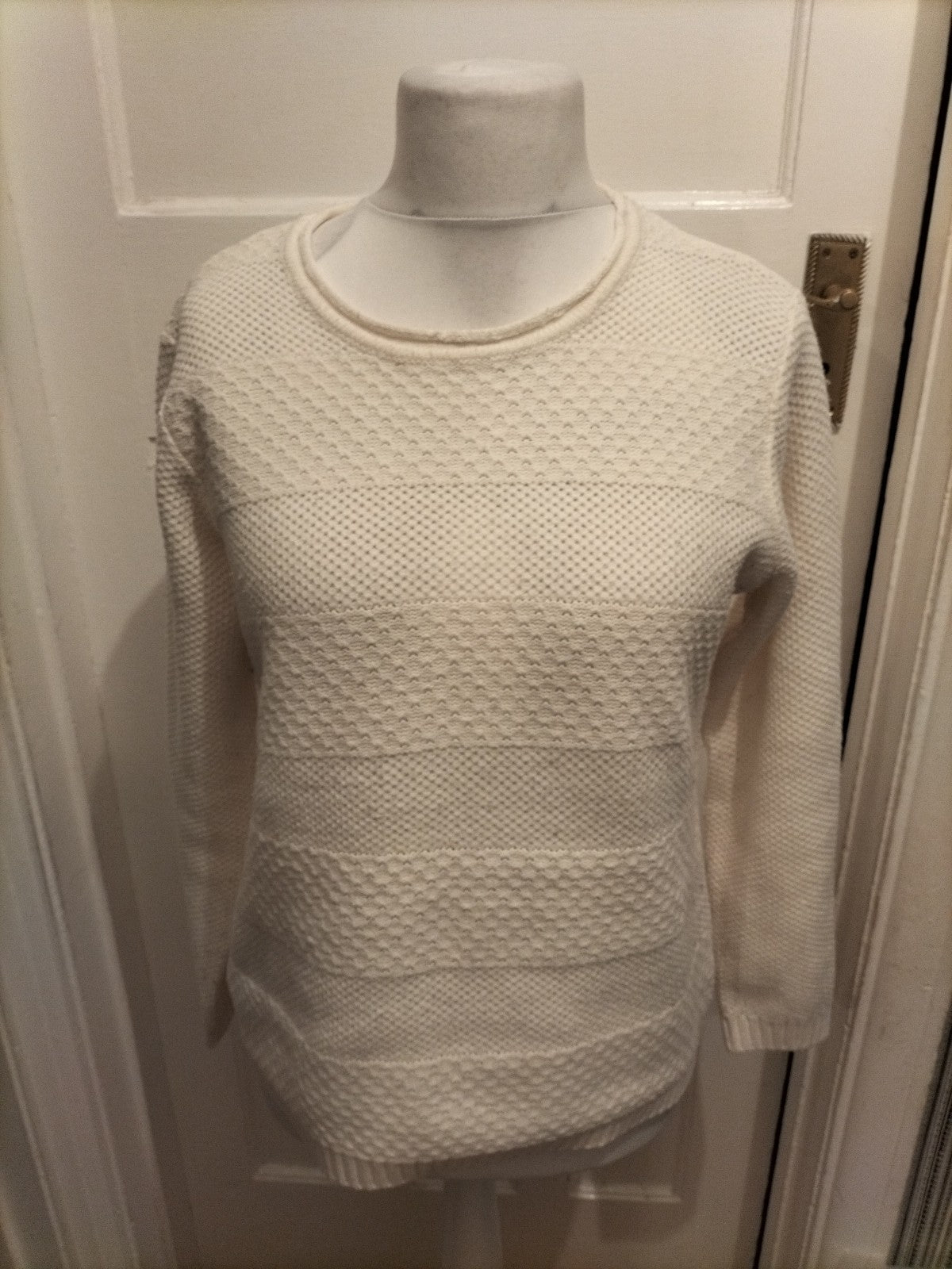 Ladies Isle Size 14-16 Ivory Long Sleeved Patterned Jumper