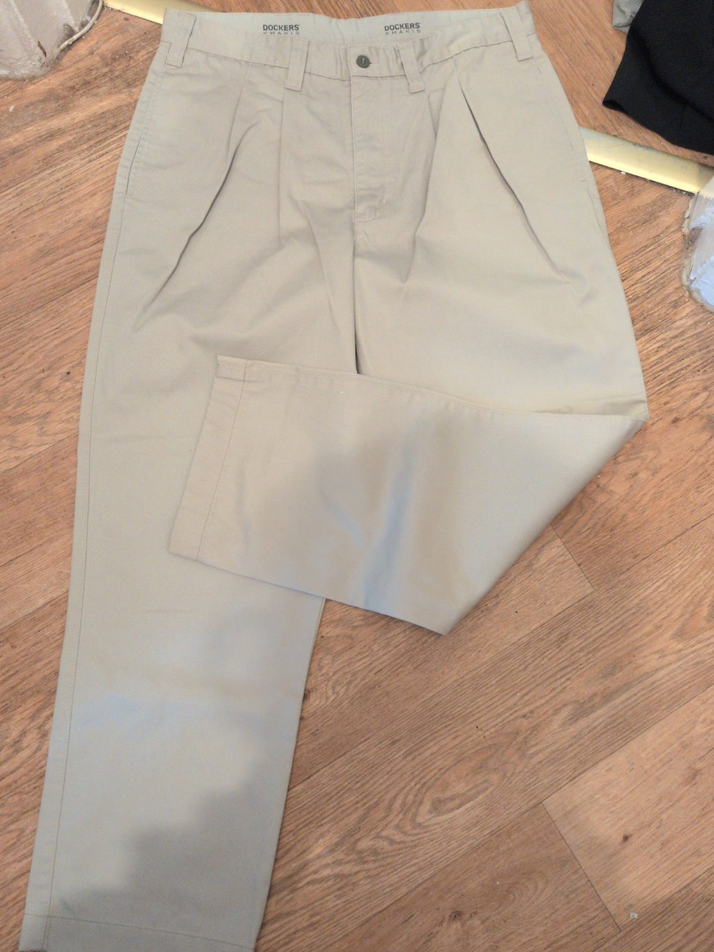 Dockers 36/34 Stone Khakis