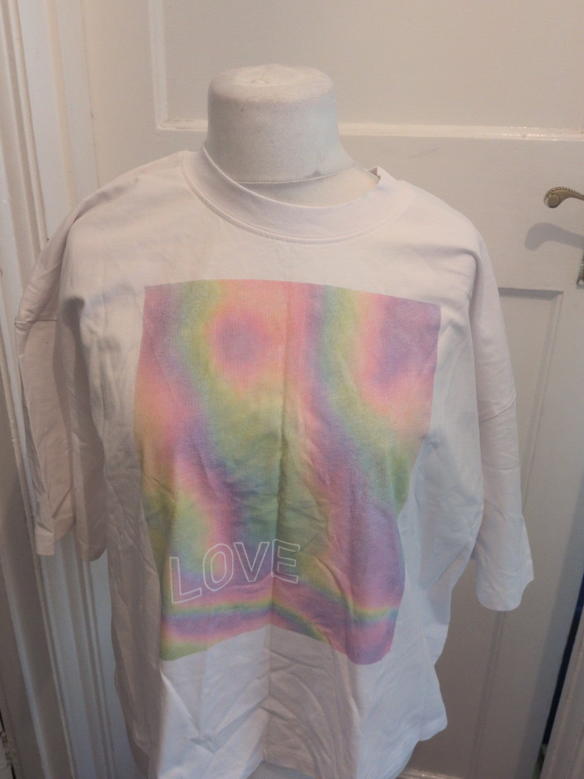 Tu 20 Boxy Fit White "Love" Short Sleeve T-shirt