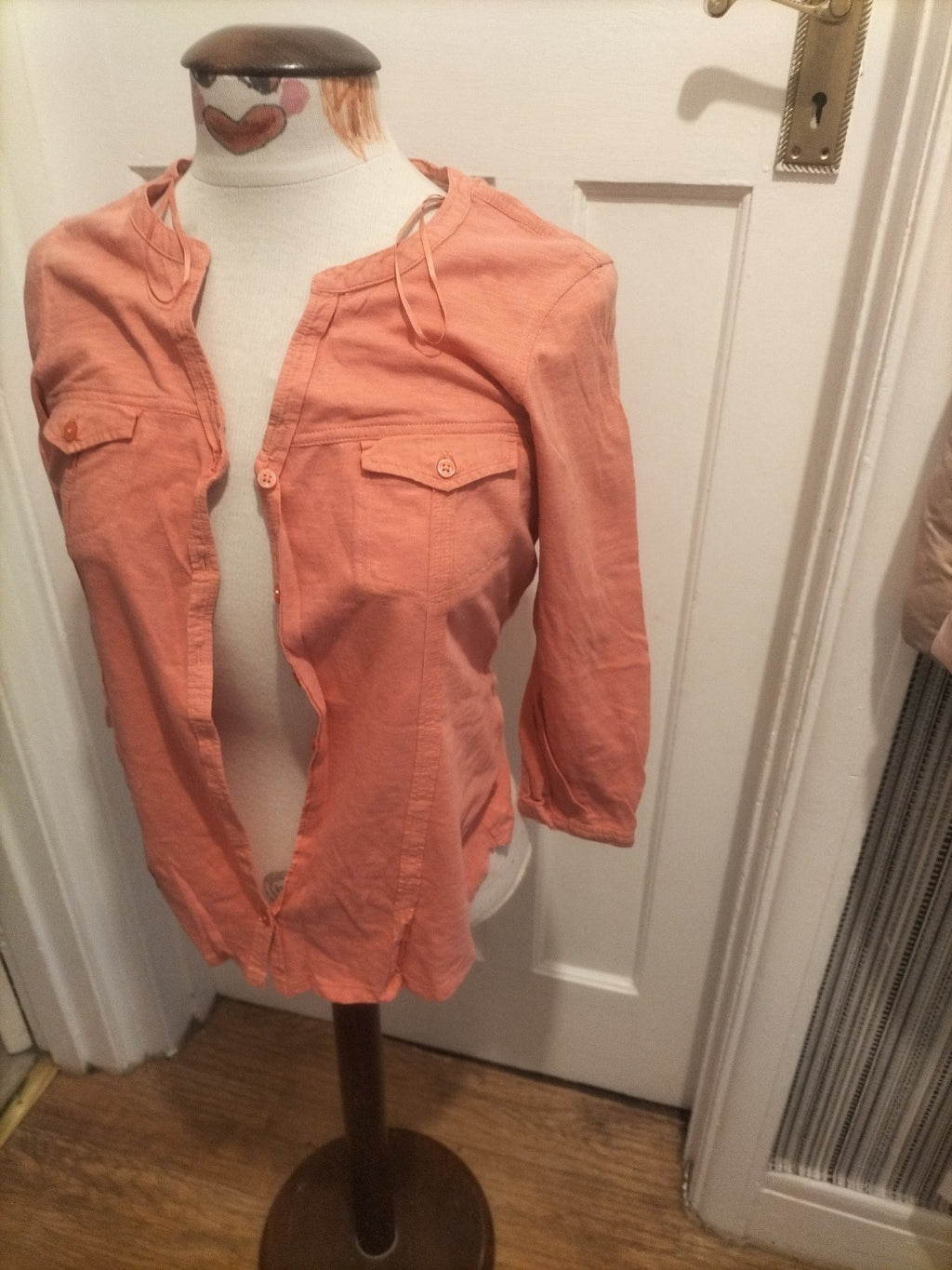 Ladies Tu Size 8 Salmon Long Sleeved Blouse