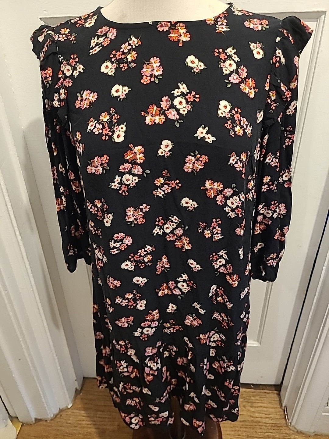 Ladies New Look Size 16 Black With Rose Pink Mid Sleeved Dress