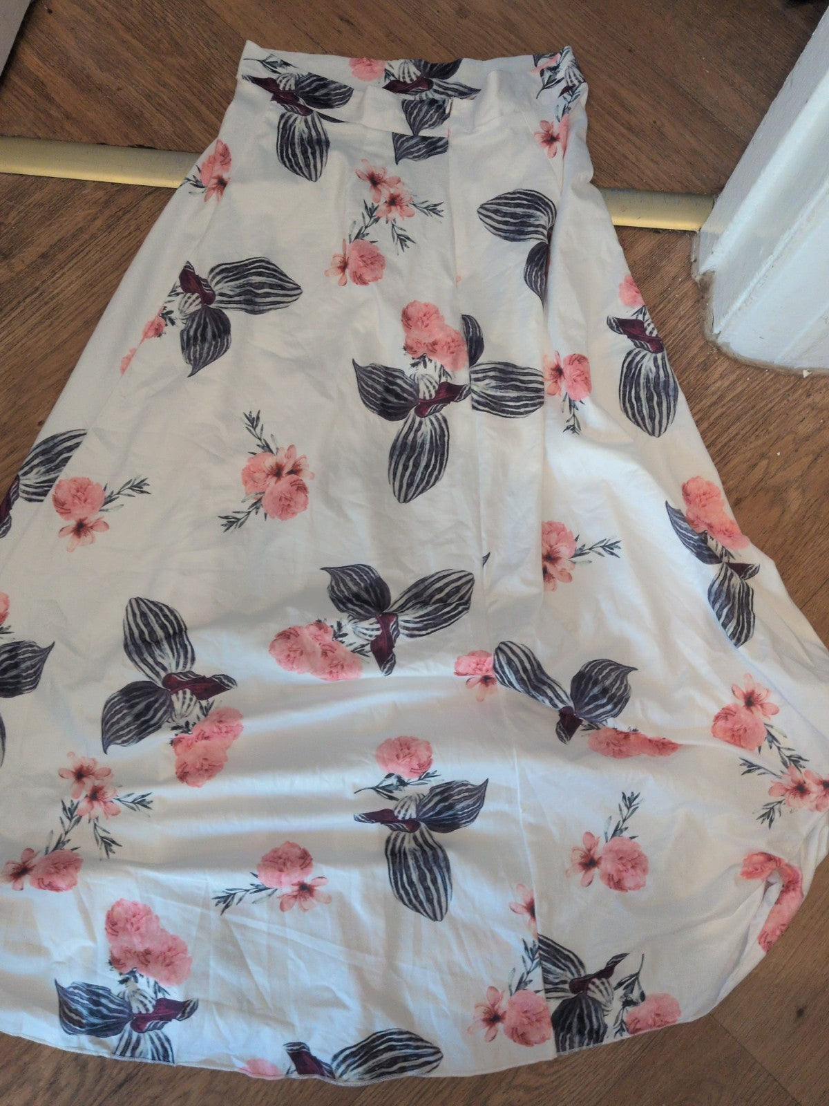 Shein XL White Floral Long Length Split Skirt