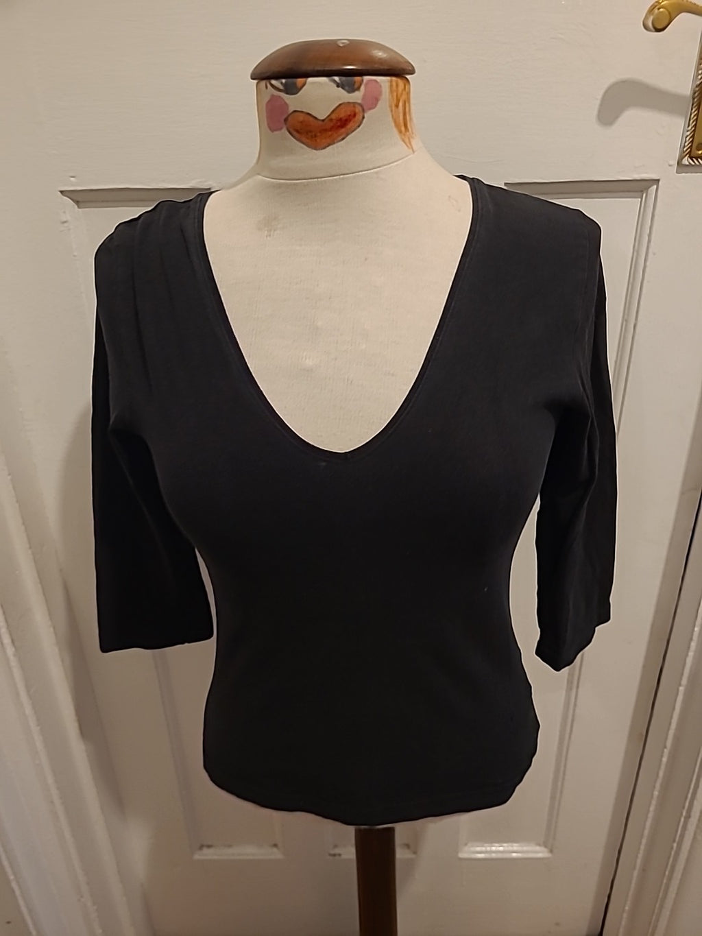 Ladies Divided Size 12 Black V Neck Tshirt