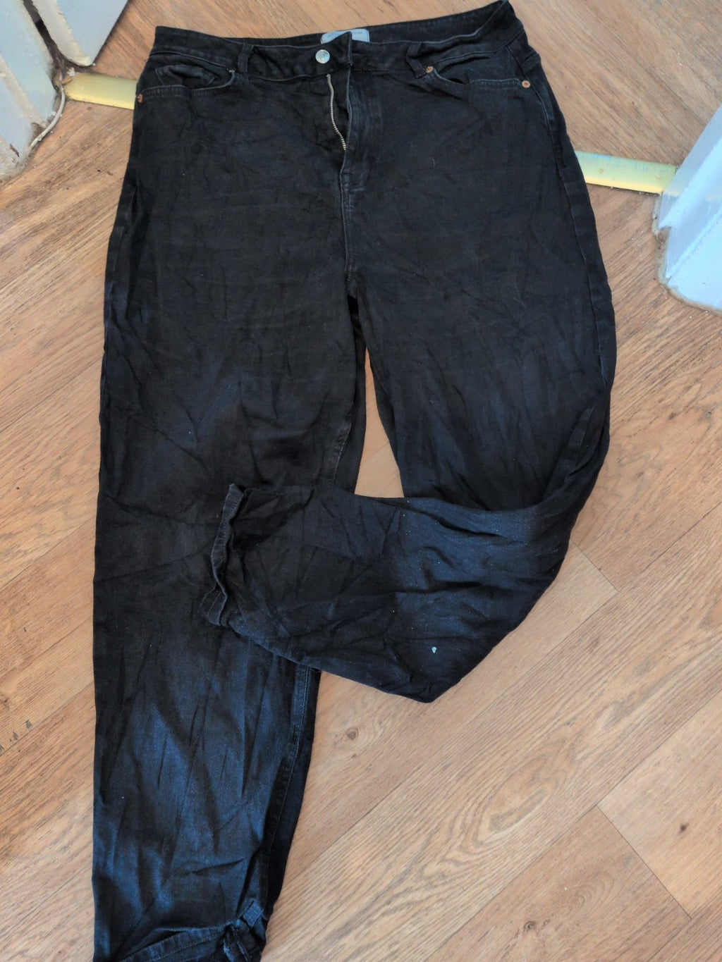 New Look Curves 20 "Tori" Slim Fit Comfort Stretch Ankle Grazer Black Mom Jeans