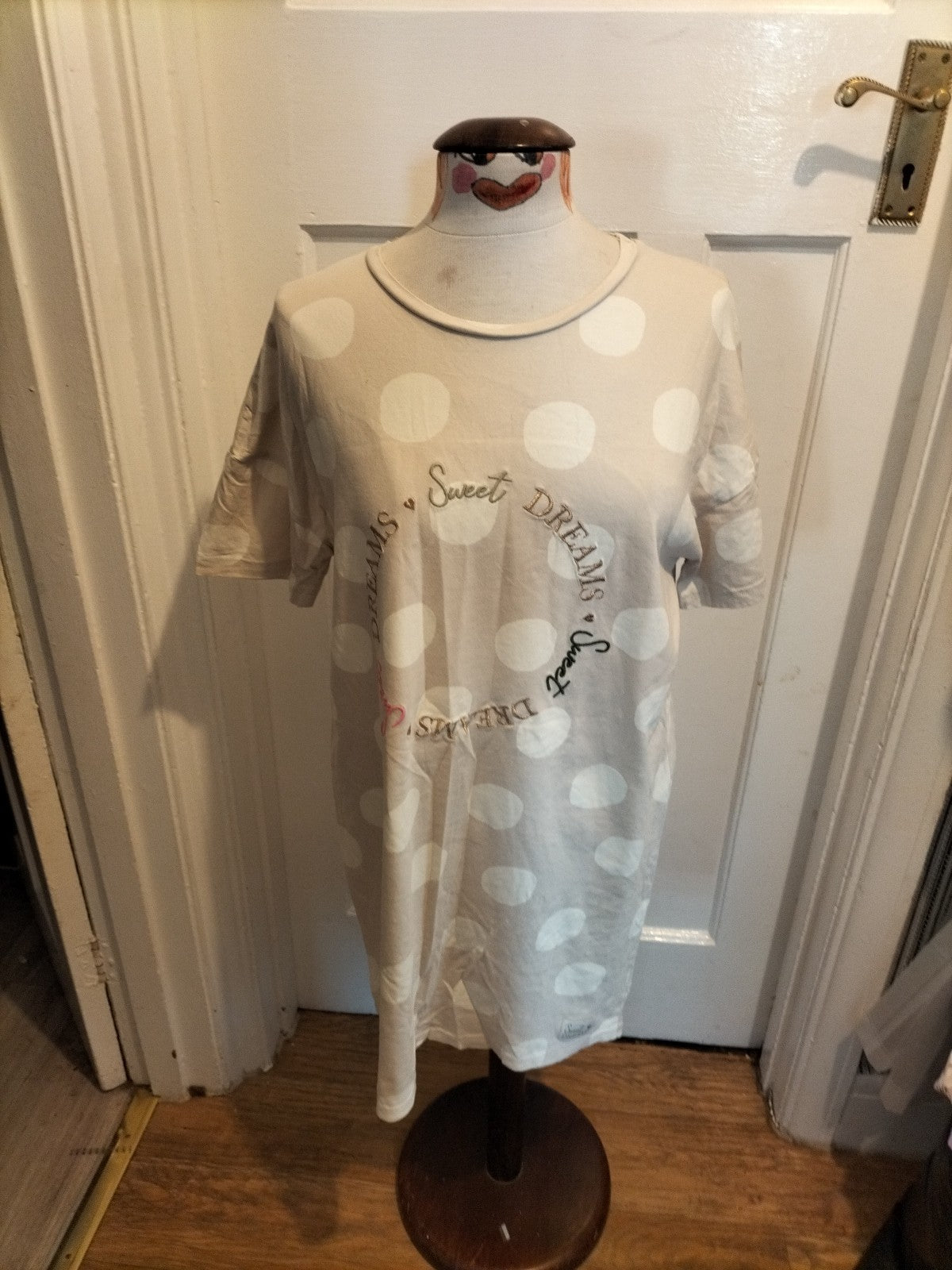 Ladies Nutmeg Size 8-10 Beige "Sweet Dreams" Nighty