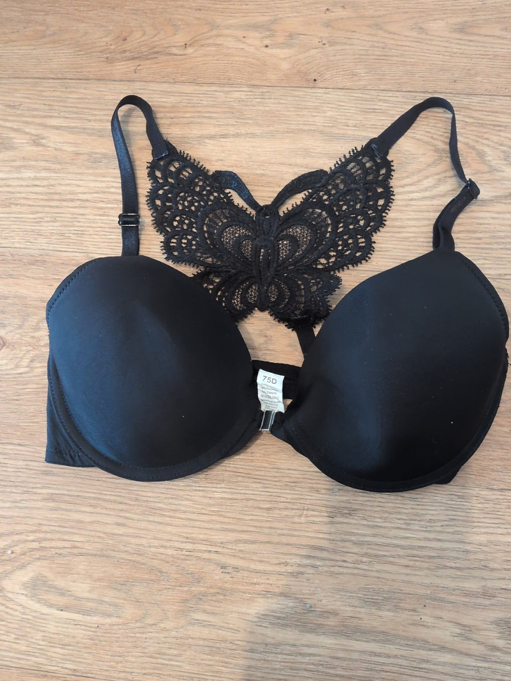 75D Black Wired And Padded Bra With Lace Back