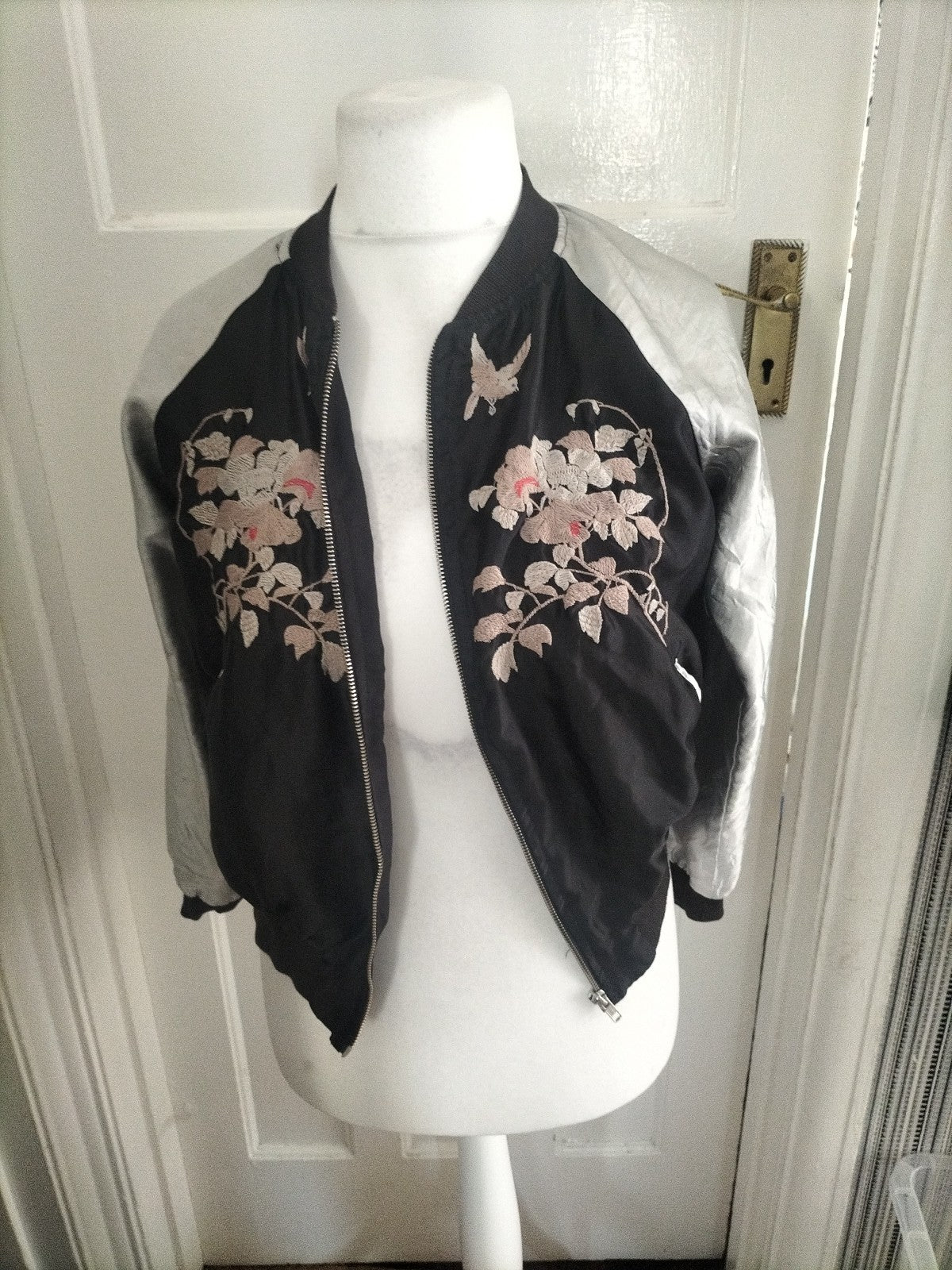 Ladies Size 10 Silver And Black Floral Full Zip Jacket