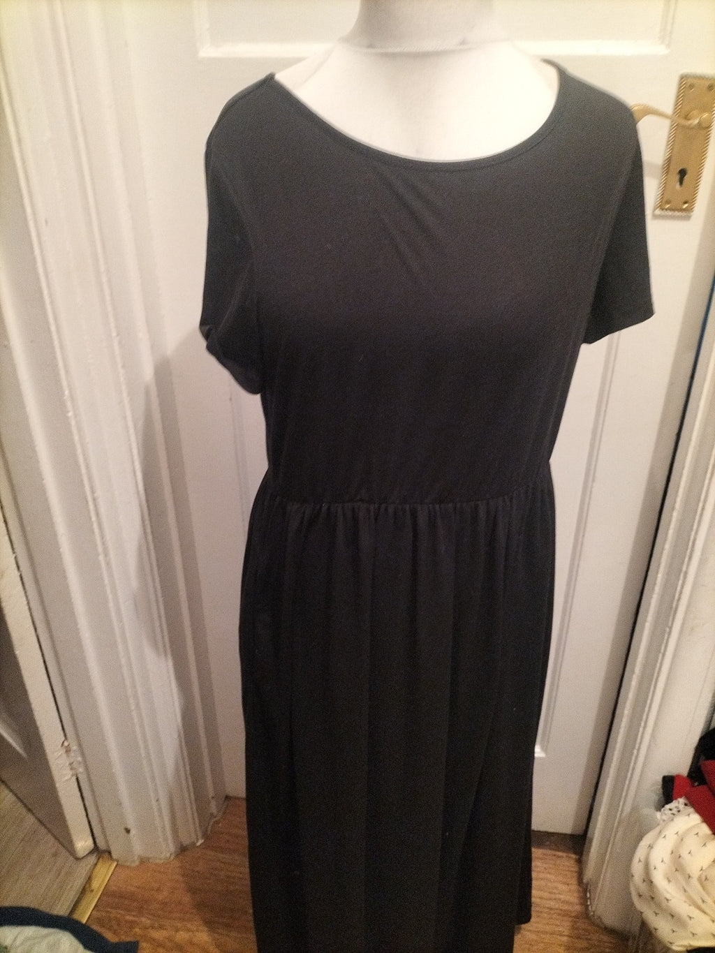 Ladies Nemidor Size XL Black Short Sleeved Flare Dress