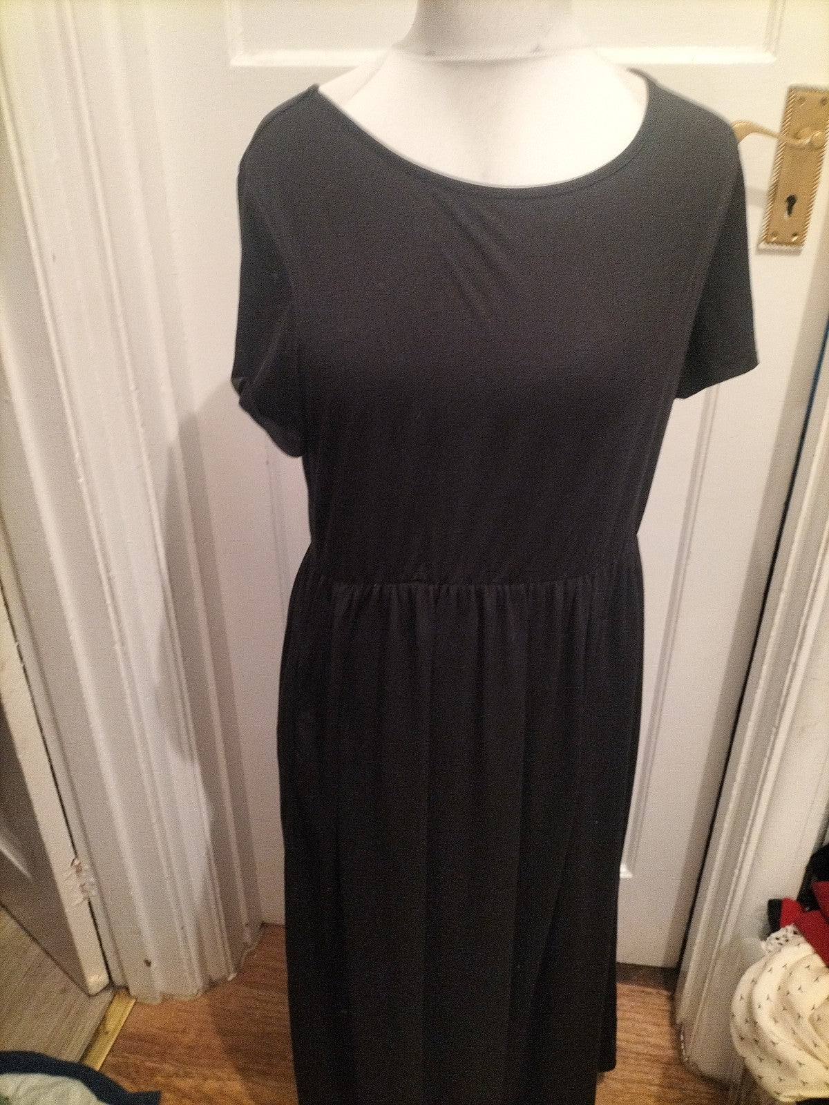 Ladies Nemidor Size XL Black Short Sleeved Flare Dress
