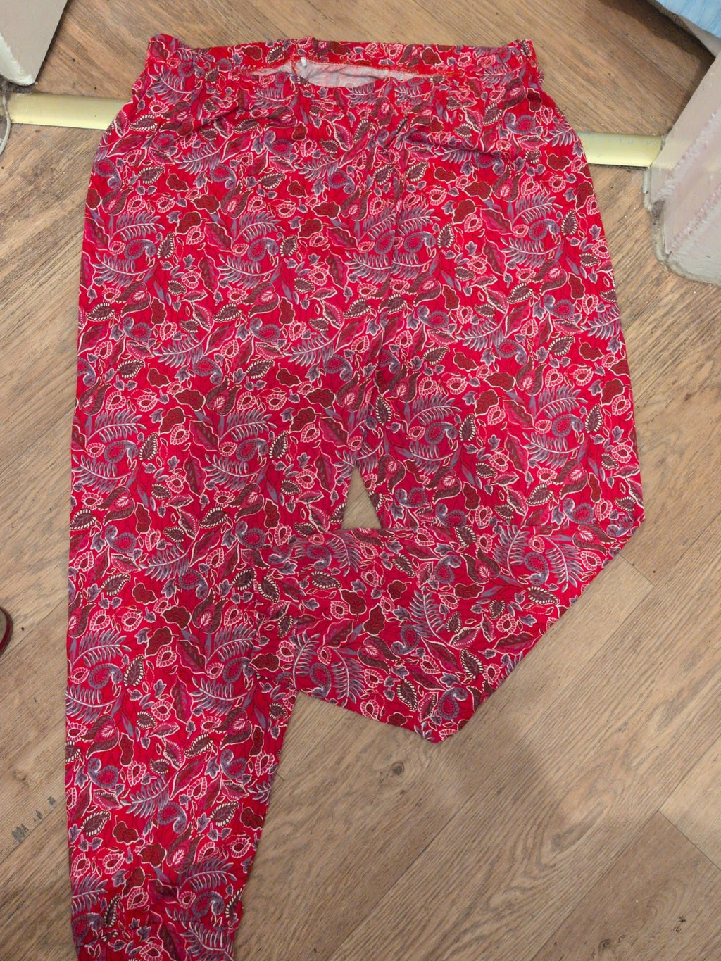 XL Red Floral Patterning Elasticated Pyjama Bottoms