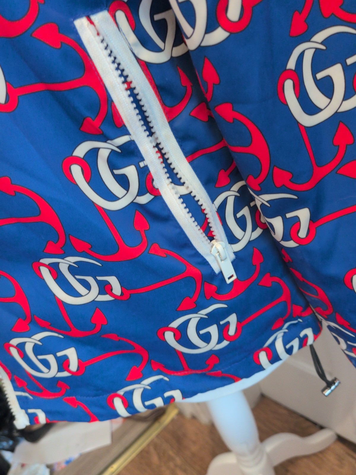 Ladies Gucci Large Blue And Red Rain Coat