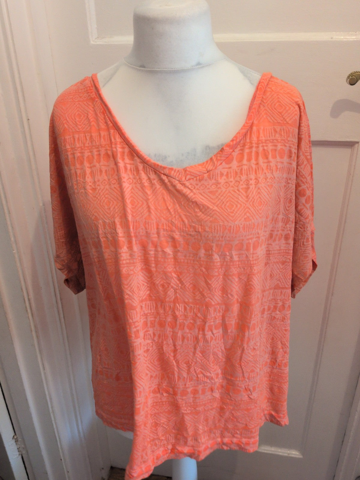 George 24 Coral Pattern V Neck Short Sleeve T-shirt