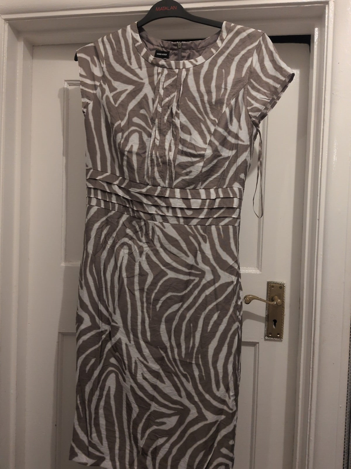 Garry Webber Size 12 White And Khaki Short Sleeve Dress
