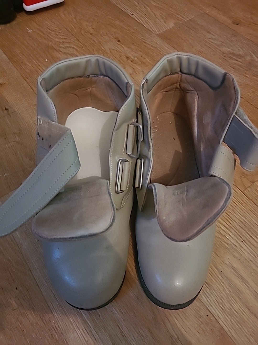 Ladies JSW Grey Approx Size 9-10 Specialty Shoe