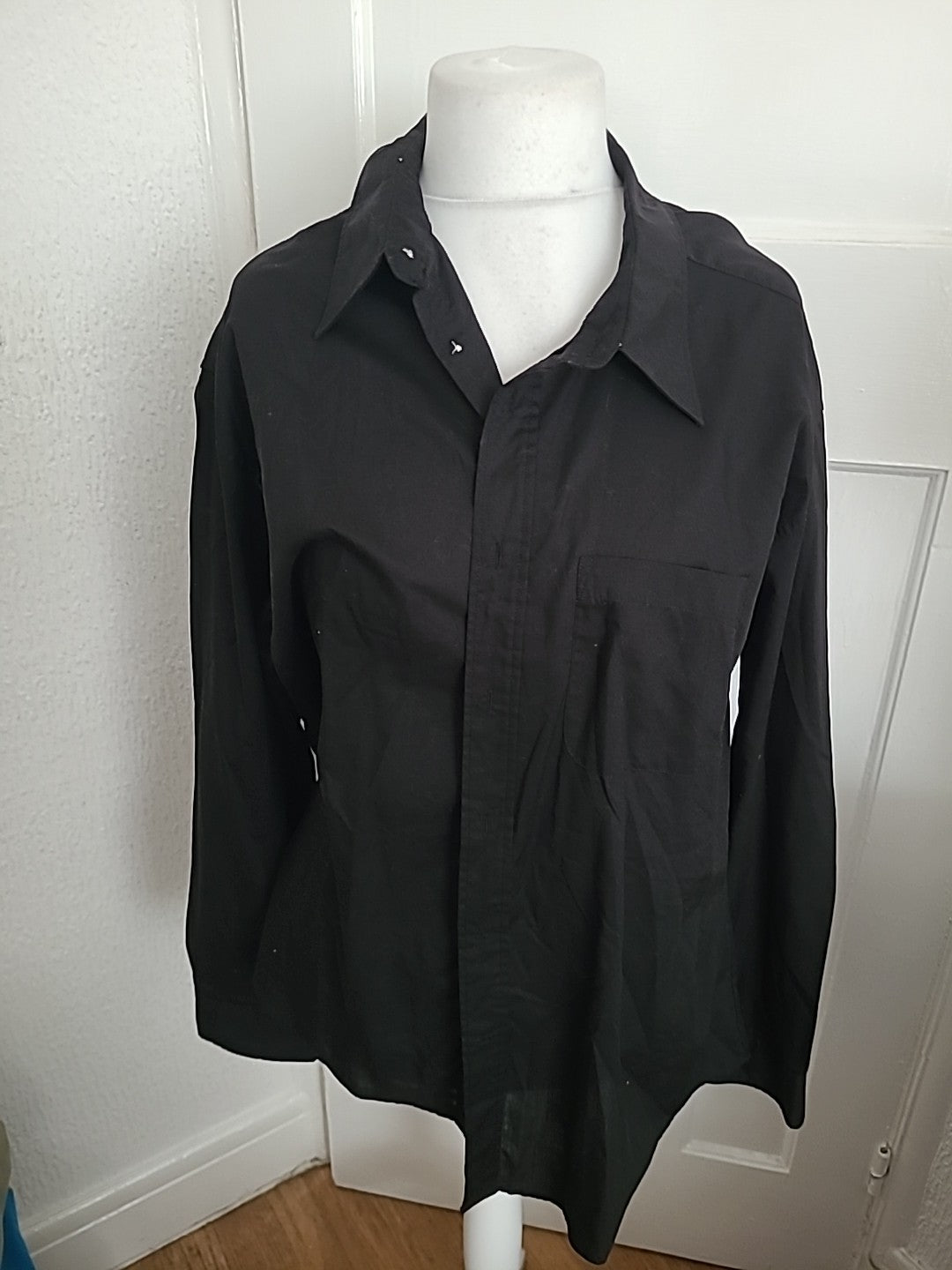Mens Size 19" Black Long Sleeved Shirt