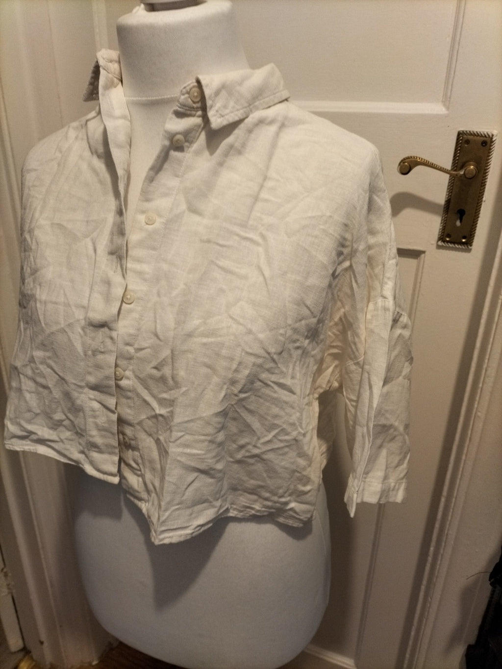 Ladies Size Small Ivory Short Sleeved Buttoned Shirt