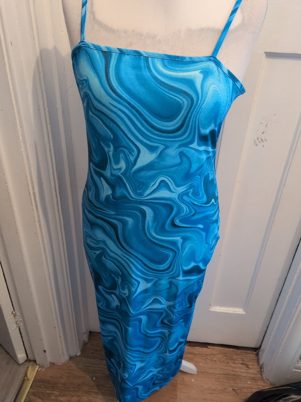 Ladies Pretty Blue Long Dress  Square Neckline Sleeveless  Size Xl[16]