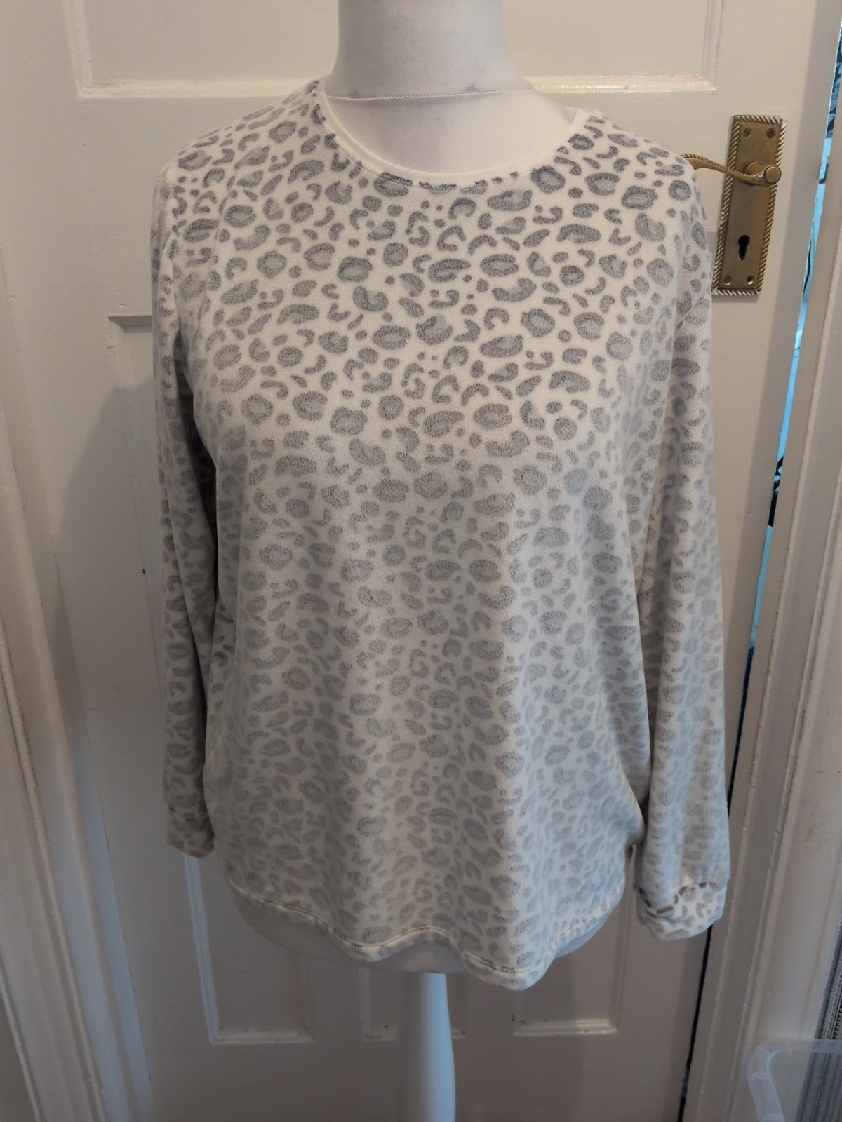 Primark 12-14 White Ultra Soft Fluffy Pullover Jumper