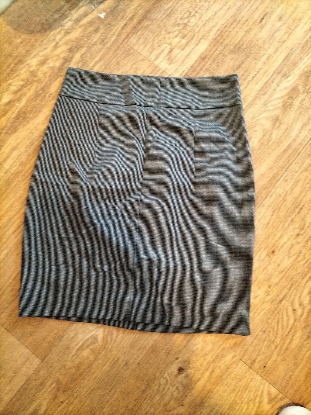 Ladies Zara Size Medium Grey Check Pencil Skirt