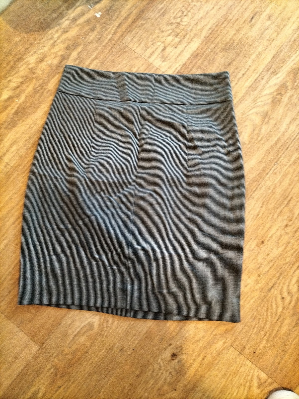 Ladies Zara Size Medium Grey Check Pencil Skirt
