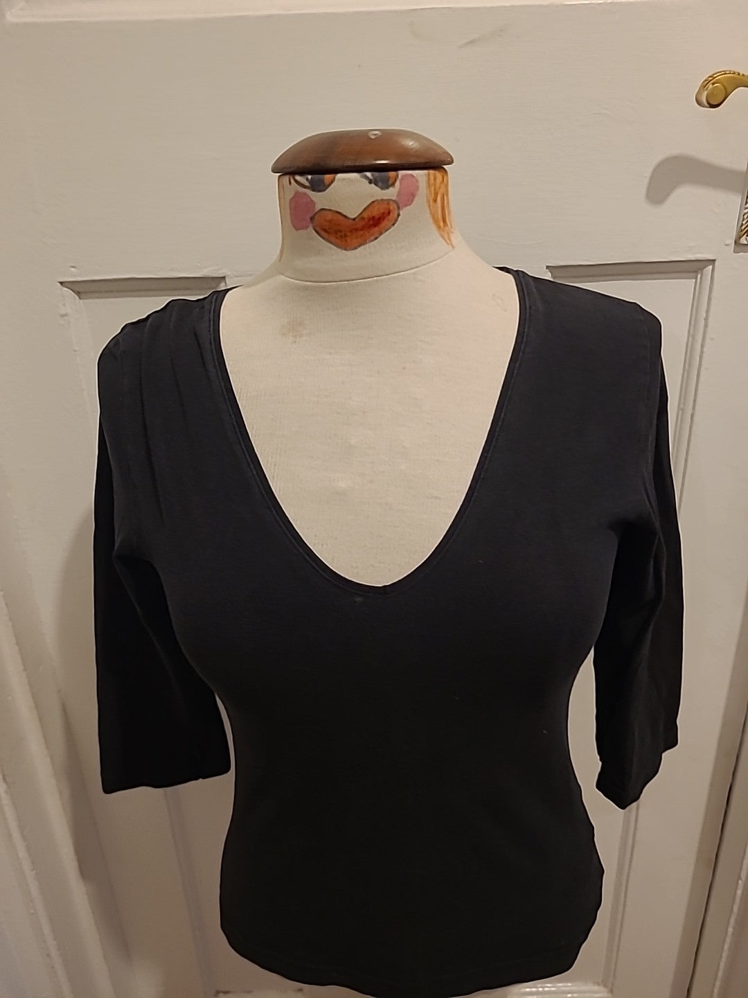 Ladies Divided Size 12 Black V Neck Tshirt