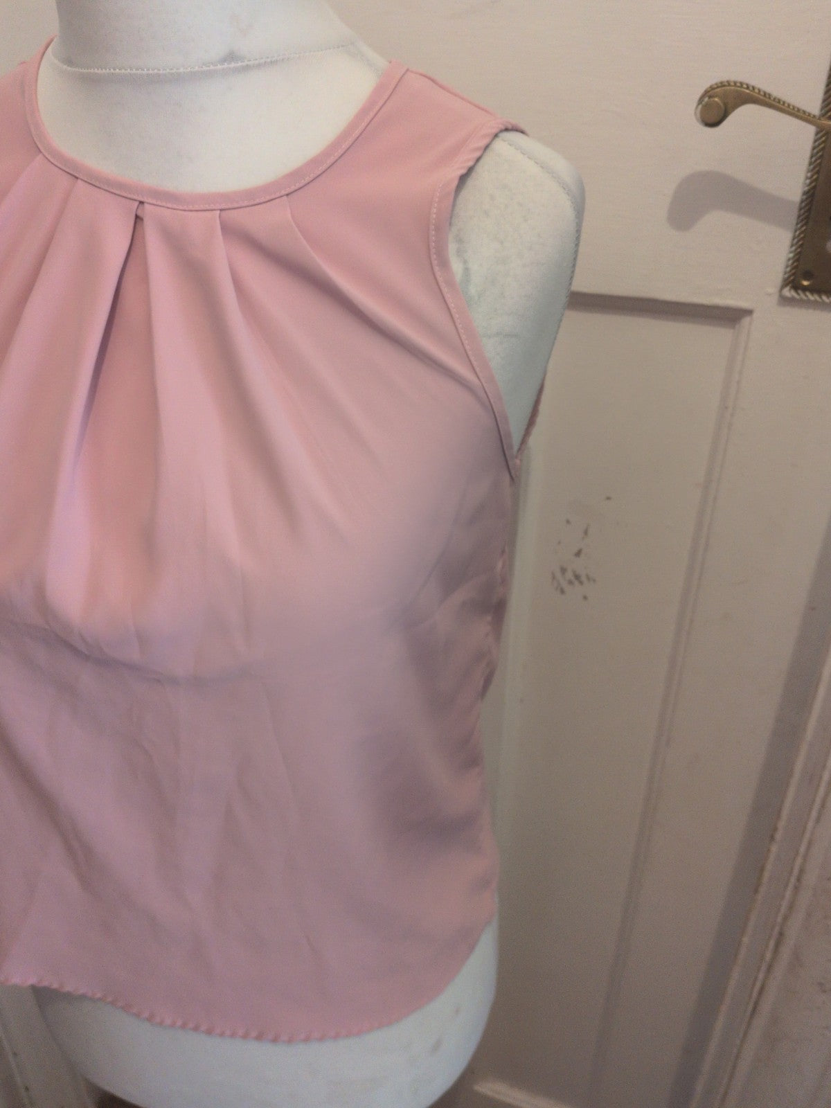 Ladies Size Medium Pale Purple Sleeveless T-shirt