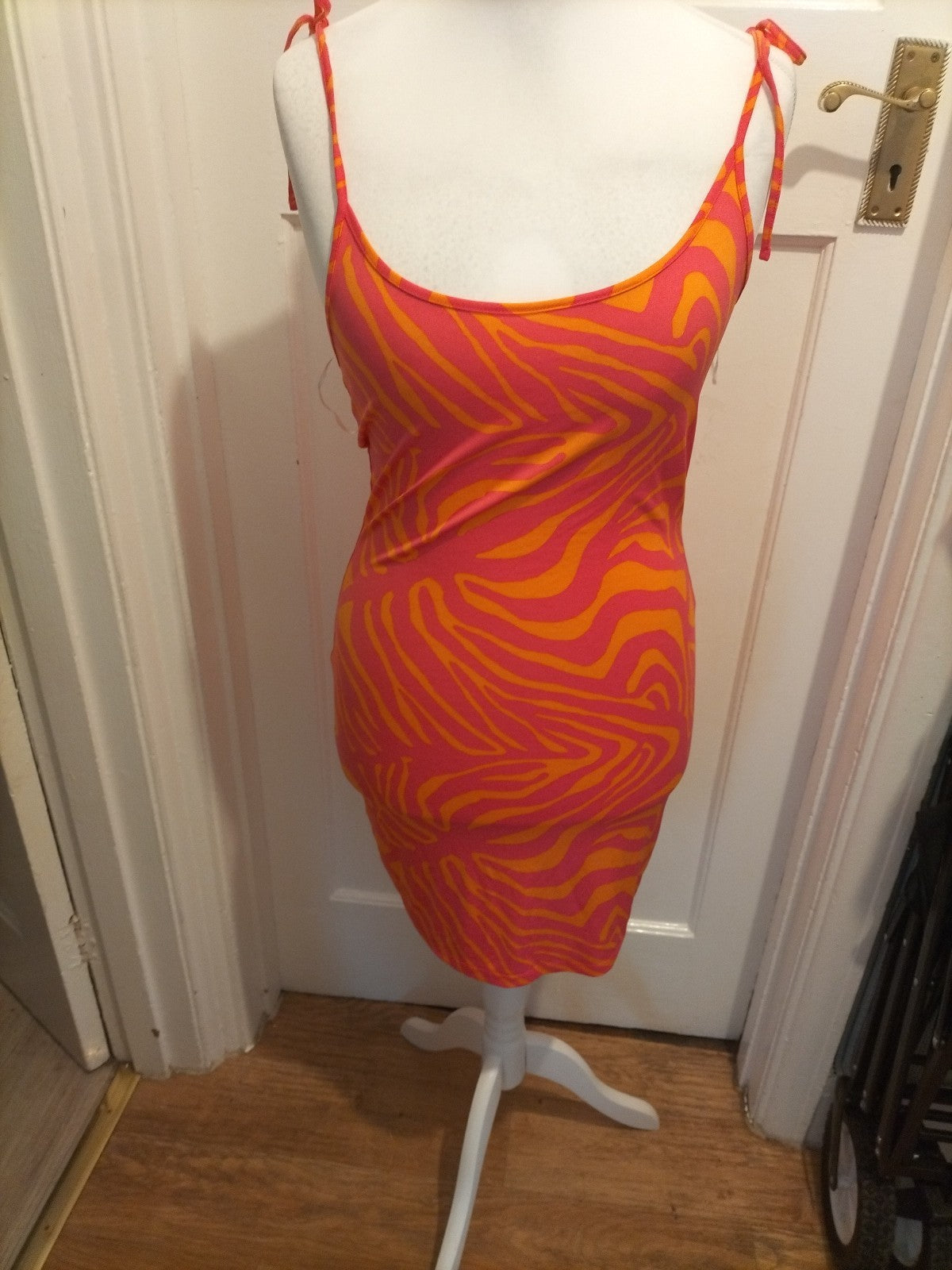 Ladies Vila Size Small Orange And Pink Sleeveless Dress Pencil