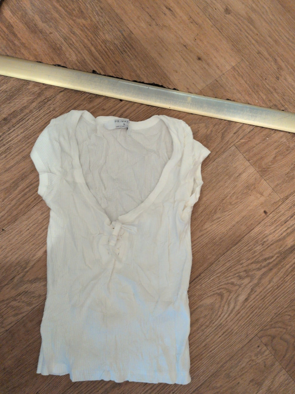 Primark Small White V Neck T-shirt Now Detail