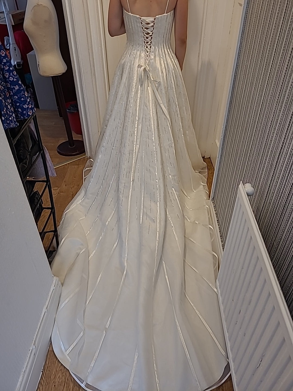 Ladies Wedding Gown Size 12 Benjamin Roberts Pale Ivory Beading/sequins